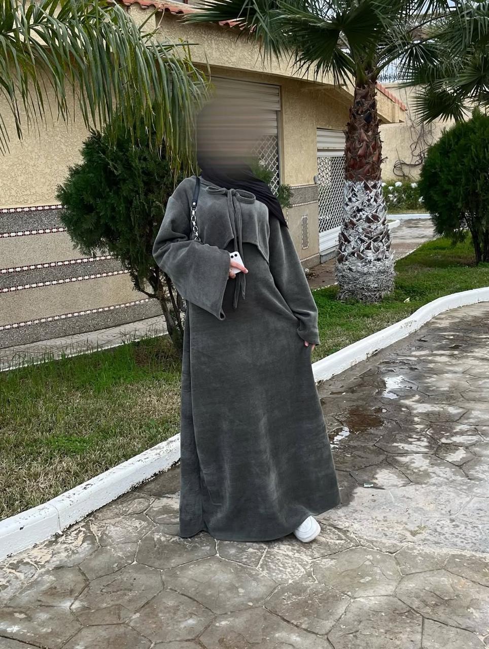 LINDA ROBE